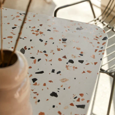 Elio - Table rectangulaire en terrazzo premium et métal brown 4-6 pers.