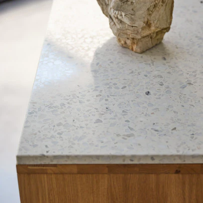 Miho - Console en chêne massif et terrazzo premium White