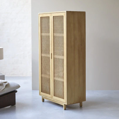 Luis - Armoire en orme massif et cannage