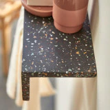 Clea - Porte serviette mural en terrazzo confetti