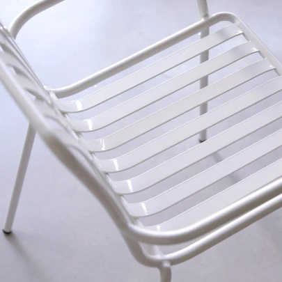 Gaby - Fauteuil en métal white