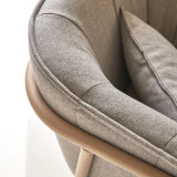 Yas - Fauteuil en chêne massif et tissu gris